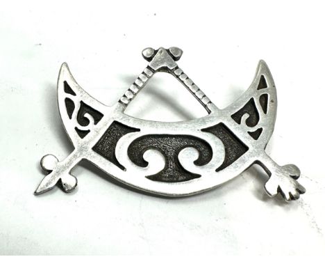 Vintage Ola Gorie OMG Sterling Silver Scottish Brooch measures approx 4.5cm by 3.2cm 
