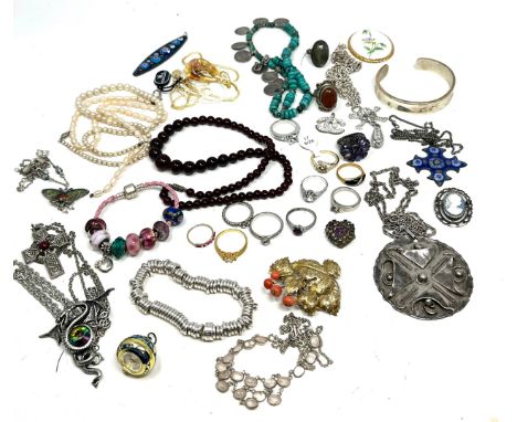 selection of vintage &amp; later costume jewellery weight 460g 
