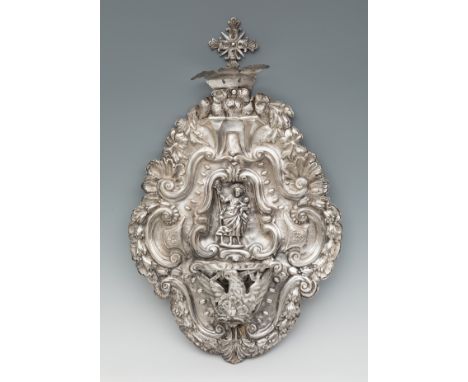 A large benedictet from the second half of the 18th century.In silver.With punches.Measurements: 51 x 32 cm.An important Baro