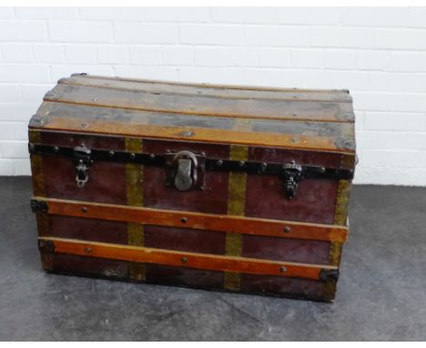Dome top storage trunk