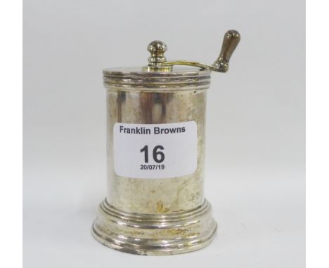 George VI silver pepper grinder, London 1938 8.5cm high 