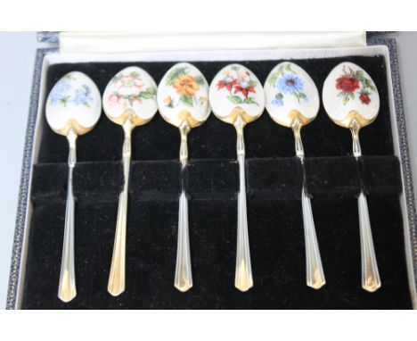 A CASED SET OF HALLMARKED SILVER GILT AND ENAMEL COFFEE SPOONS - BIRMINGHAM 1967, W 15 cm