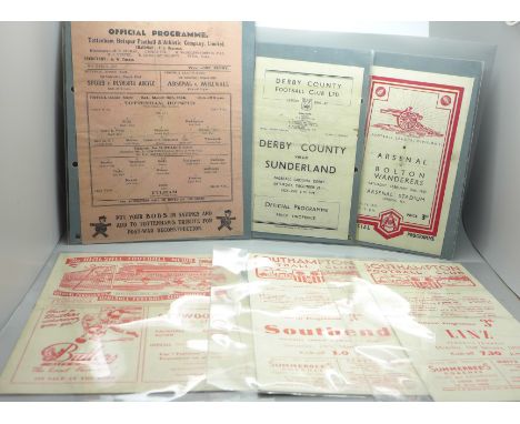 Vintage Football programmes 1920's, 1940's and 1950's including 1927 Tottenham V Leeds and 1944 Arsenal V Brentford 16 progra