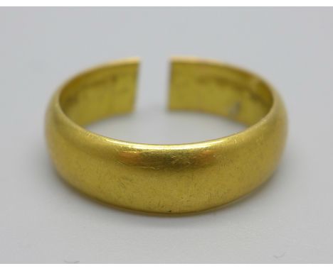 A 22ct gold wedding ring, a/f, 7g 