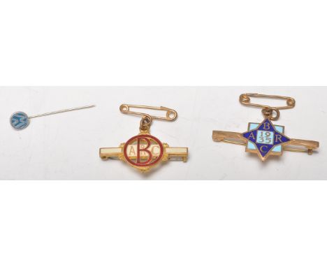 Automobila Motor Racing - Two&nbsp;Brooklands Automobile Racing Club enamel members badges, one dating 1935 No. 80 and the ot