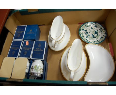 A box of miscellaneous china, to include boxed Royal Worcester egg coddlers, Masons Chartreuse pattern saucer, Minton's Golde