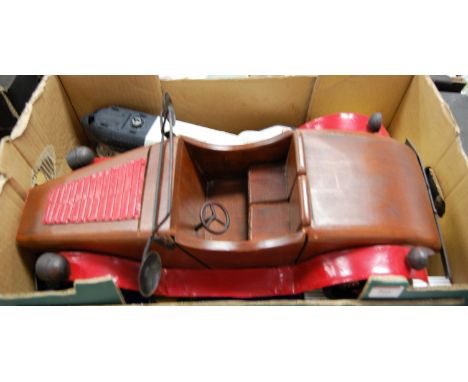 A single box of toy vehicles to include boxed Dinky Supertoys Leyland Octopus tanker, diecast Corgi vehicles, Matchbox, etc
