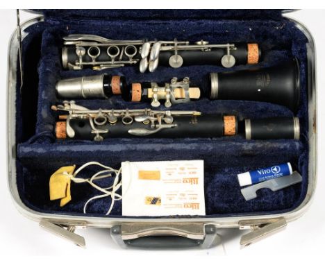 A BOOSEY AND HAWKES CLARINET, CASED 