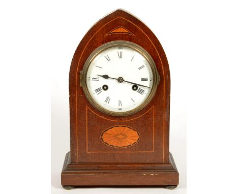 AN INLAID MAHOGANY LANCET ARCHED MANTEL CLOCK WITH ENAMEL DIAL AND GERMAN GONG STRIKING MOVEMENT, 35CM H, C1905