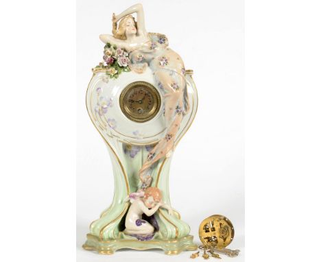 AN AUSTRIAN PORCELAIN ART NOUVEAU MANTEL CLOCK, 40CM H, C1905