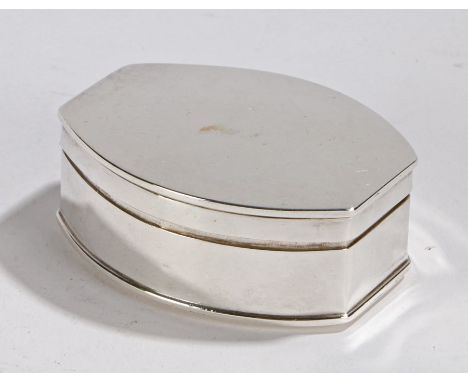 George VI silver snuff box, Birmingham 1942, maker Deakin &amp; Francis Ltd, of oval form with flattened ends, the hinged lid