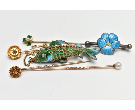 SIX ITEMS OF JEWELLERY, to include an articulated enamel fish, a blue enamel flower bar brooch, a pearl stickpin, two late Vi