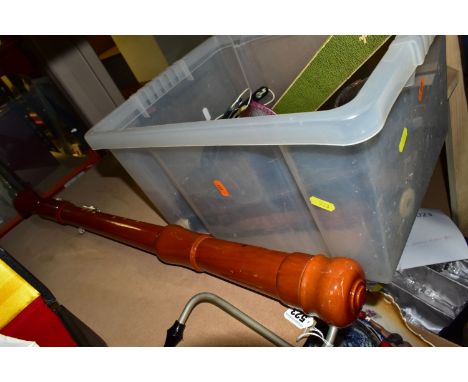 A BOX CONTAINING SEVEN RECORDERS including a Hohner Konzert Bass Recorder, a boxed Dolmeitsch Tenor Recorder, Descant recorde