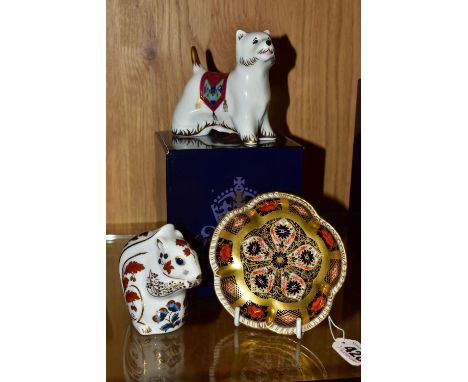 TWO ROYAL CROWN DERBY PAPERWEIGHTS AND AN 1128 IMARI SOLID GOLD BAND TRINKET DISH, comprising a boxed West Highland Terrier p