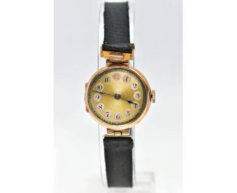 A LADIES 9CT GOLD EARLY 20TH CENTURY WRISTWATCH, manual wind needs attention, round gold dial, Arabic numerals, blue steel ha