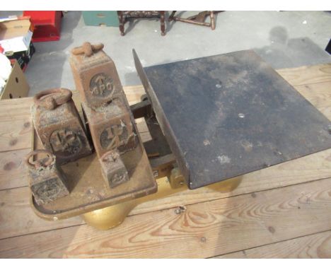 1960's W&amp;T Avery Ltd G. P. O. Sc 9 MK 11 parcel postage scales complete with weights 