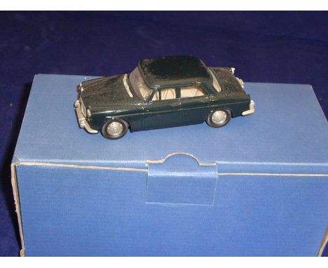 Conquest Models No. 108 1968 Rover P5B 3.5 litre saloon, (one rear light cluster missing) in green. G-VG in VG box.