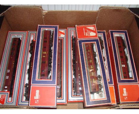 A quantity of Lima coaches all in various maroon liveries as lotted.  G-VG in F-G boxes.  (8)