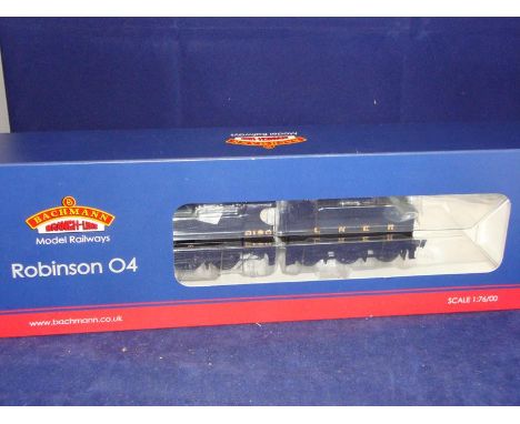 A Bachmann 31-003 Robinson O4 Class steam locomotive in LNER black livery numbered 6190. VG in a VG box.