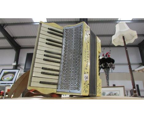 A Luigi Fratellini accordion.