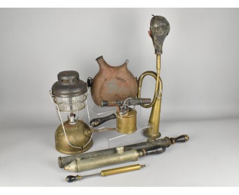 A Collection of Vintage Items to Comprise Tilley Lamp, Burner, Sprayers etc 