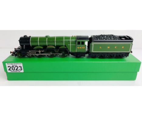 Hornby (China) LNER 'Flying Scotsman' 4472 Loco - Supplied in Custom Leatherette Green Box P&amp;P Group 1 (£14+VAT for the f