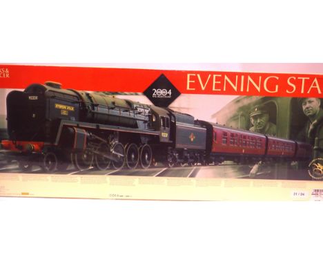 Hornby Marks and Spencers exclusive Evening Star train set, loco, three coaches, track etc, as new/boxed (loose front couplin