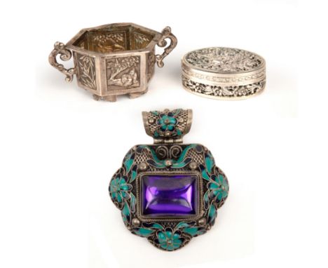 Silver vinaigretteChinesetogether with a large silver filigree and enamel brooch or possibly imperial order, with a prominent