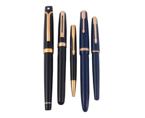 A collection of pens, to include: Parker, a blue fountain pen   A collection of pens,   to include: Parker, a blue fountain p