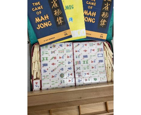 VINTAGE MAHJONG CASED SET WITH WOODEN HOLDERS