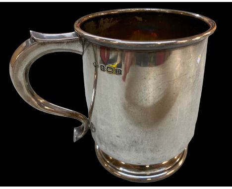 BIRMINGHAM 1928 SILVER TANKARD - maker Adie Brothers Ltd, 8ozt, 11cms H, plain form with foldover type top rim and circular f