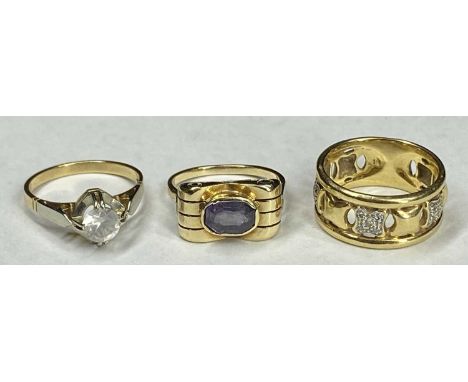 GEM SET RINGS (3) - an 18ct gold solitaire paste example, size mid P-Q, 3.5grms, an unmarked but believed gold circa 1930s am