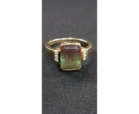 18CT GOLD DIAMOND AND APOLINE SET RING APPROX 4.1 GRAMS