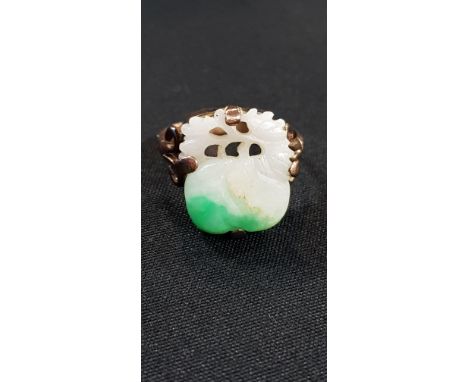 ANTIQUE GOLD AND JADE RING