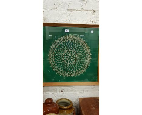 FRAMED LACE ITEM