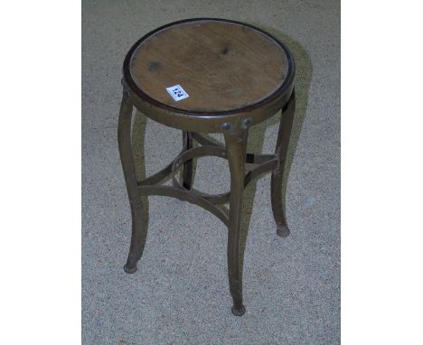 VINTAGE INDUSTRIAL STOOL
