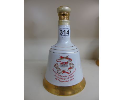 BELLS SCOTCH WHISKY, COMMEMORATIVE DECANTER WITH CONTENTS, SEALED TOP 50cl 40 % VOL
