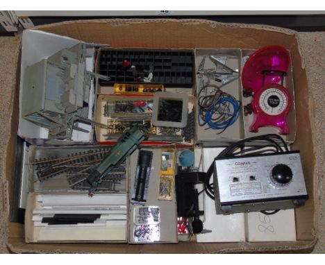 LARGE QUANTITY OF TRAIN / MODEL MAKING ITEMS