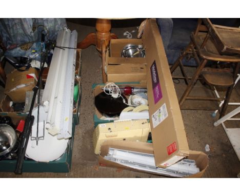 Singer sewing machines sold as a collectors item; various Venetian blinds; kitchenalia etc 