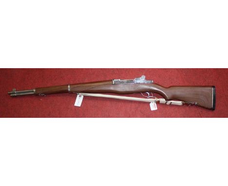 A US M/1 Garand replica parade/drill rifle, length 110cm 