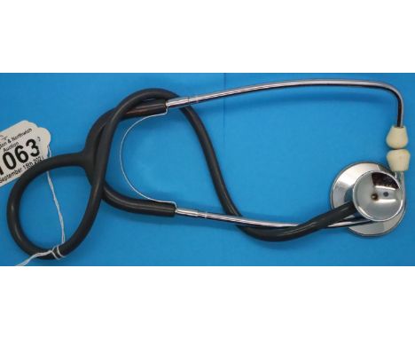 Vintage medical stethoscope. P&amp;P Group 1 (£14+VAT for the first lot and £1+VAT for subsequent lots) 