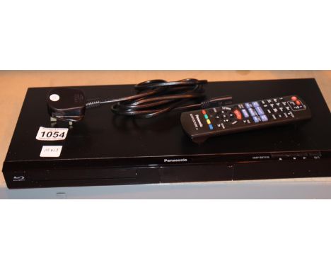 Panasonic Blu Ray disc player with power supply and remote control. Working at time of lotting. P&amp;P Group 1 (£14+VAT for 