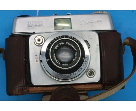 Vintage Ilford Sportsmax film camera with leather case. P&amp;P Group 1 (£14+VAT for the first lot and £1+VAT for subsequent 