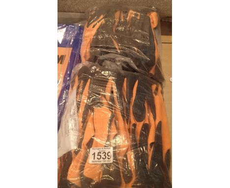 Twenty four pairs of new old stock safety gloves. P&amp;P Group 1 (£14+VAT for the first lot and £1+VAT for subsequent lots) 