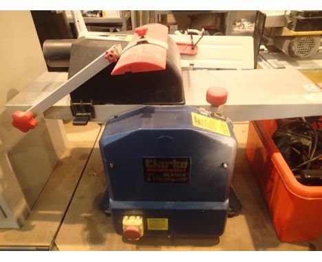 Clarke Woodworker bench-top 8 inch planer and thicknesser. Not available for in-house P&P, contact Paul O'Hea at Mailboxes on