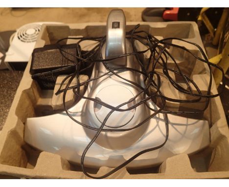 E976 electric bed cleaner. Not available for in-house P&P, contact Paul O'Hea at Mailboxes on 01925 659133Condition Report: A