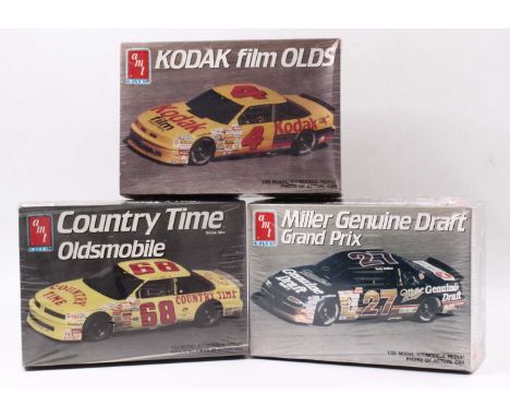 AMT/ERTL 1.25 scale NASCAR Stocker kits, 6732 ‘Country Time’ 1990 Pontiac Grand Prix #30 D.Waltrip, 6961 ‘Miller’ 1990 Pontia