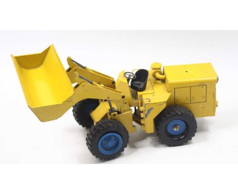 Gesha 1/20 Scale loose diecast construction model of a Clark Michigan Wheeled Loader, in yellow body with blue hubs (could be