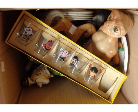 A box containing a quantity of assorted ceramic and other collectable items including set of French porcelain plates, E.T. mo
