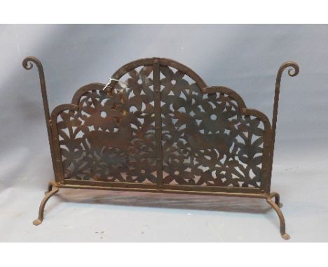 A 20th Century wrought iron fire screen. 